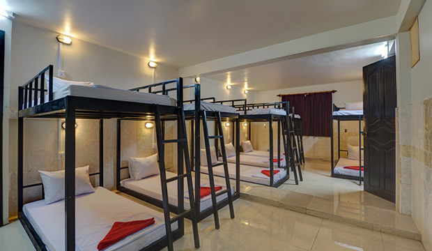 Mixed 6 Bed Dormitory Room